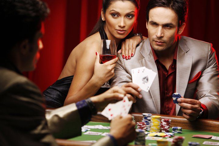 Live dealer at blackjack table in layaktoto studio with HD camera angles and professional setup